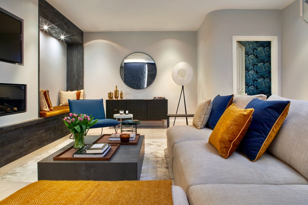 Notting Hill Mews  | Living Room 2 | Interior Designers